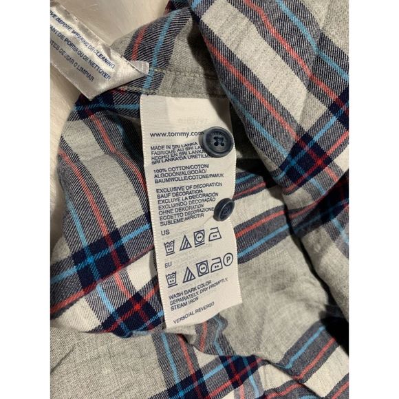 Tommy Hilfiger button up - Picture 4 of 9